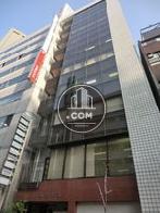 落ち着いた配色のガラス面で派手さを抑えています