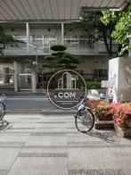 物件前は中学校が建っています