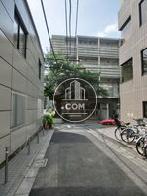 物件脇の通りです