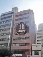 右手の白い模様がアクセントになっています