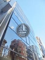 凹凸のないフラットな壁面で設計