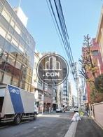小伝馬町駅へ連絡する公道へアクセスします