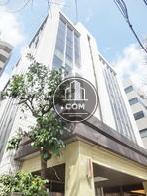 玄関前から見上げた外壁