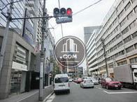 骨董通り沿いにあり、青山通りもすぐそばです