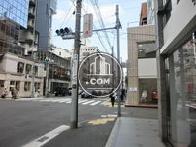 人の往来が激しい通りです