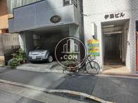 コンパクトな入口です