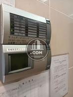 出勤時と退勤時にカードで操作いただきます