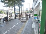 玄関前の歩道