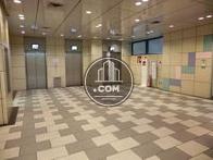 エレベーターは3台です