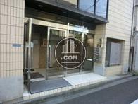 手動式の扉です