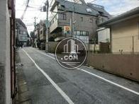 正面入口付近から見た周辺です