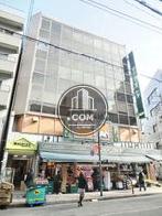 周囲の景色を綺麗に反射します