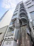 外階段が全面から見えるデザインです