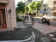 物件入口付近から見た周辺です