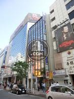 大型の家電量販店と隣接しています