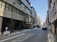 大通りではないですが車通りは多いです