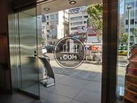 採光が入ってきて大変明るいエントランスです