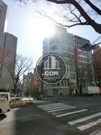 彩光が取り入れやすいガラス張りの造り