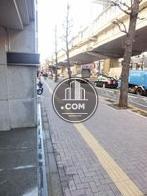 街路樹のある通り