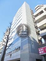 角地から見上げた壁面