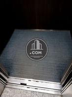 エレベーター内部