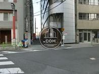 ビル１階周辺です