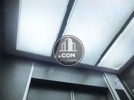 エレベーター内の天井照明