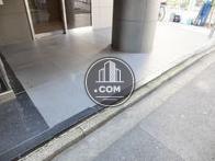 玄関周りの床面です