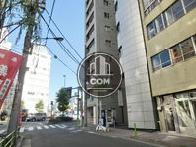 両国橋へ向かう公道です