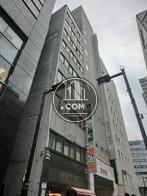 金春通り沿いが正面です