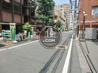 お昼時を除けば、人通りはまばらです