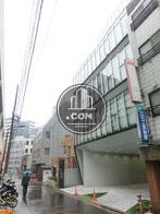 ガラス張りの高級感のある外観です。