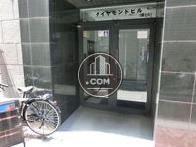 正面入口の扉です
