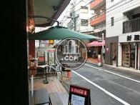前面道路は人通りは少ないです