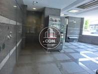エントランスホールに自動販売機があります