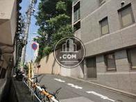 西側の道路