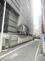 ビル南側の脇道