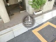玄関前の床面仕様です
