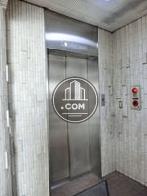 エレベーターの乗り場前