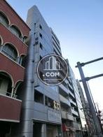 シルバーのメタリックな外観