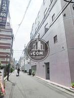 隣接する脇道奥からの見え方