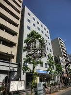 窓が綺麗に羅列しています