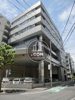 一階部分が駐車場になっていますが、上階はしっかりとした柱で支えられています