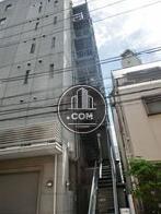 裏通りにある外階段です