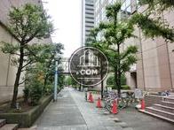 隣接する脇道