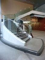 カーブを描いた階段