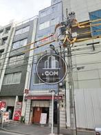 1階と2階以上ののデザインが異なる2トーンカラー