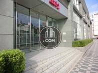 側面側にもある商業施設用入口