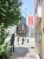 浜松町一丁目交差点側