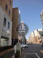 玄関左側の通りの様子